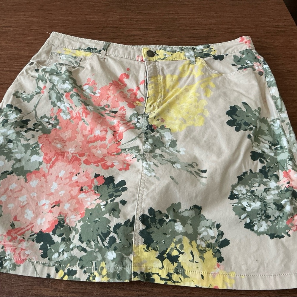 Croft & Barrow Ladies Size 14 Skort